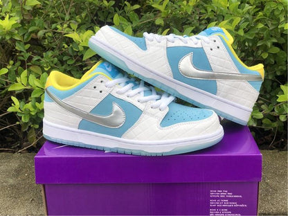 SB Dunk Low Lagoon Pulse x FTC Shoes Women's Sneakers – Nk0001754