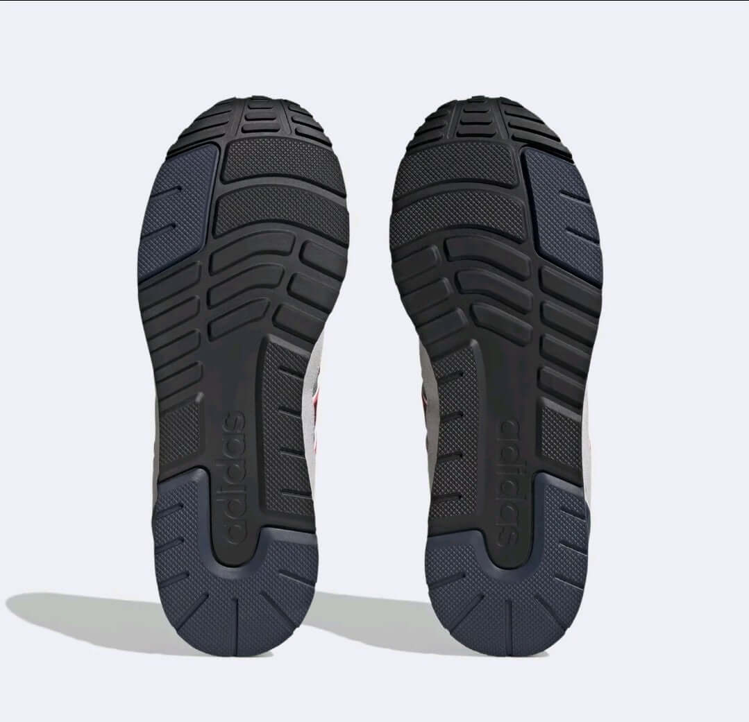 Adidas Run 80s men shoes sole design showcasing traction and classic style for retro running.