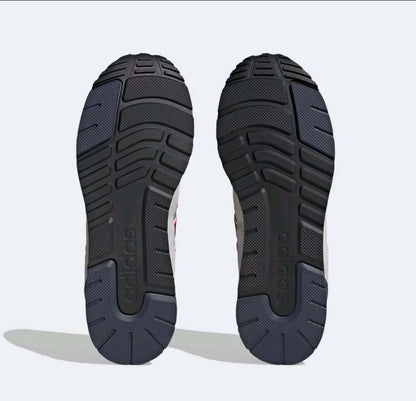 Adidas Run 80s men shoes sole design showcasing traction and classic style for retro running.