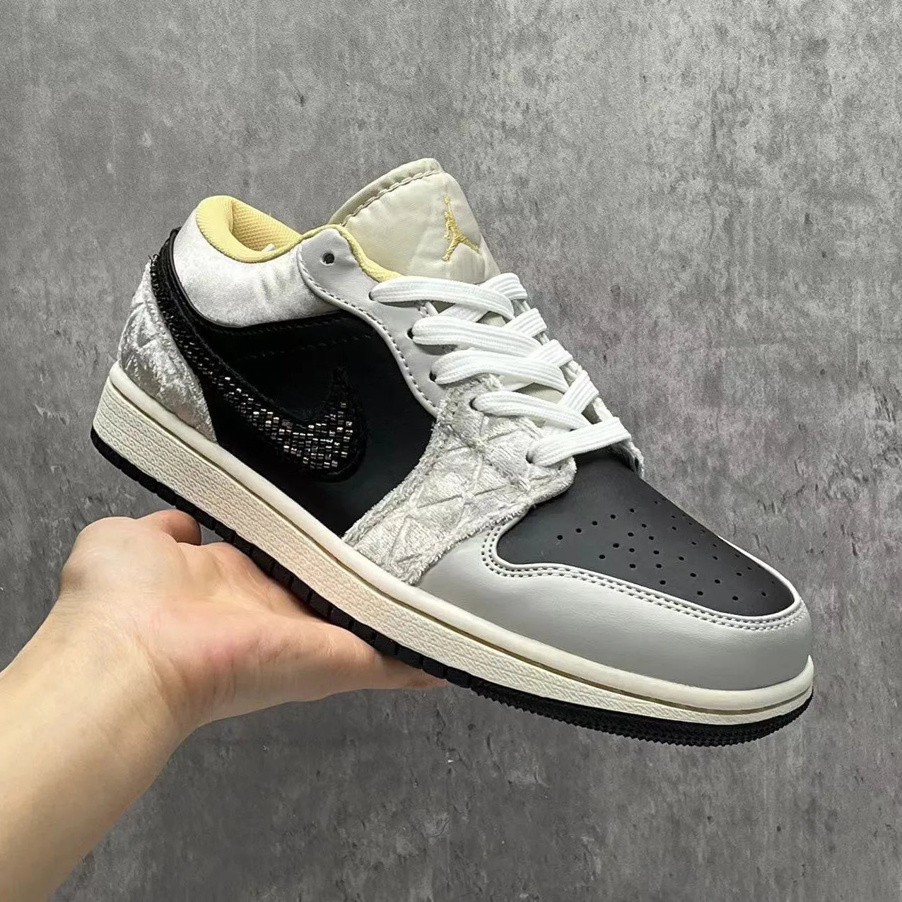 Aj 1 Low Beaded Swoosh Shoes Men'S Sneakers – Nk0002543