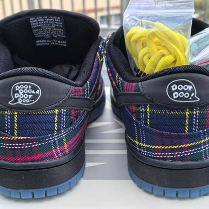 Nardwuar x Dunk Low SB Pro Tartan Shoes Women's Sneakers – Nk0004674
