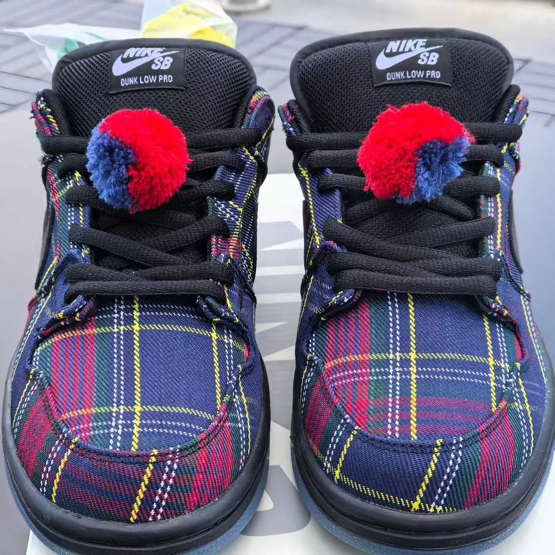 Nardwuar x Dunk Low SB Pro Tartan Shoes Women's Sneakers – Nk0004674