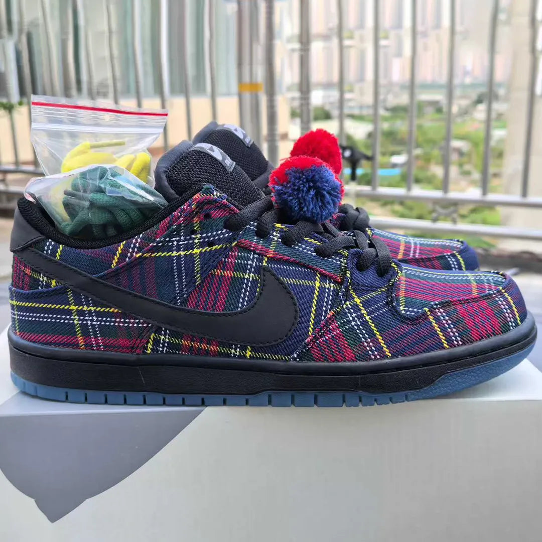 Nardwuar x Dunk Low SB Pro Tartan Shoes Women's Sneakers – Nk0004674