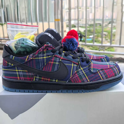 Nardwuar x Dunk Low SB Pro Tartan Shoes Women's Sneakers – Nk0004674