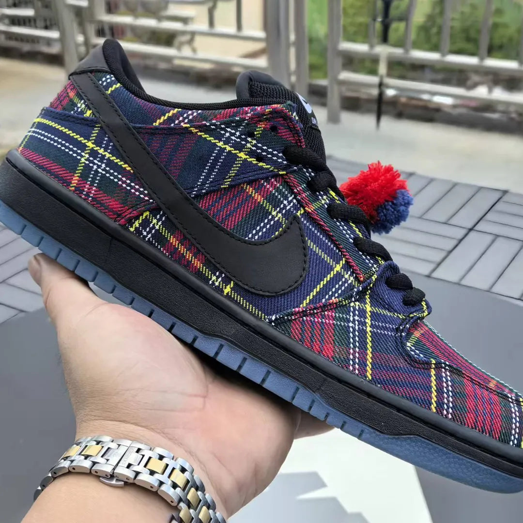 Nardwuar x Dunk Low SB Pro Tartan Shoes Women's Sneakers – Nk0004674