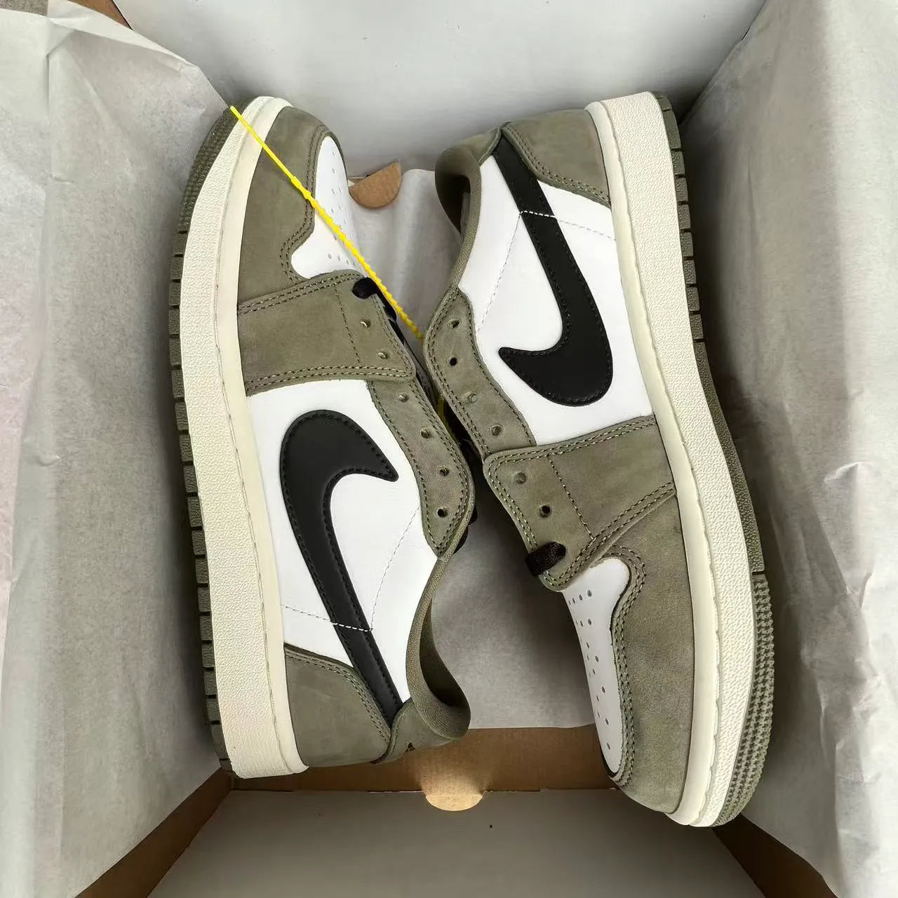 AJ 1 Low OG Medium Olive (2026) Shoes Women's Sneakers – Nk0004774